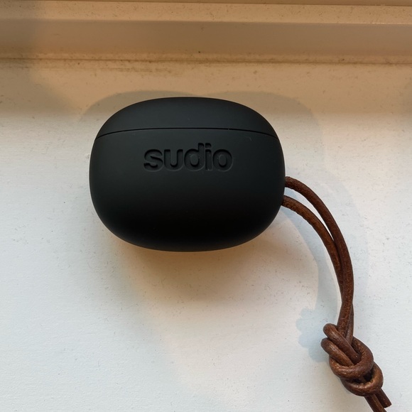 Sudio Tolv wireless bluetooth earbuds - Picture 3 of 9